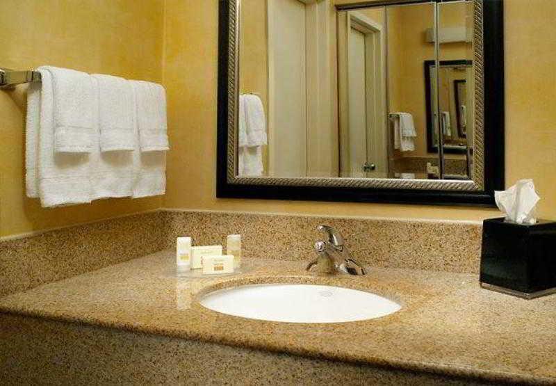 Courtyard By Marriott Augusta Otel Oda fotoğraf